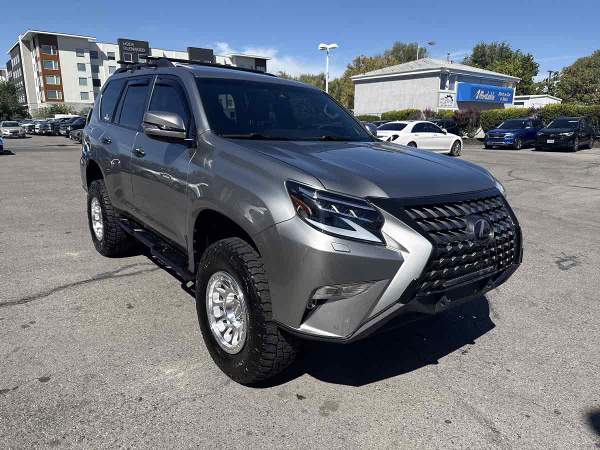 Used 2020 Lexus GX 460 Luxury w/ Luxury Sport Package AWD/4WD image 4