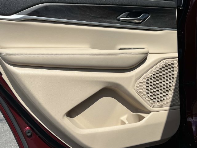 Certified 2025 Jeep Grand Cherokee L Limited w/ Luxury Tech Group II AWD/4WD image 19