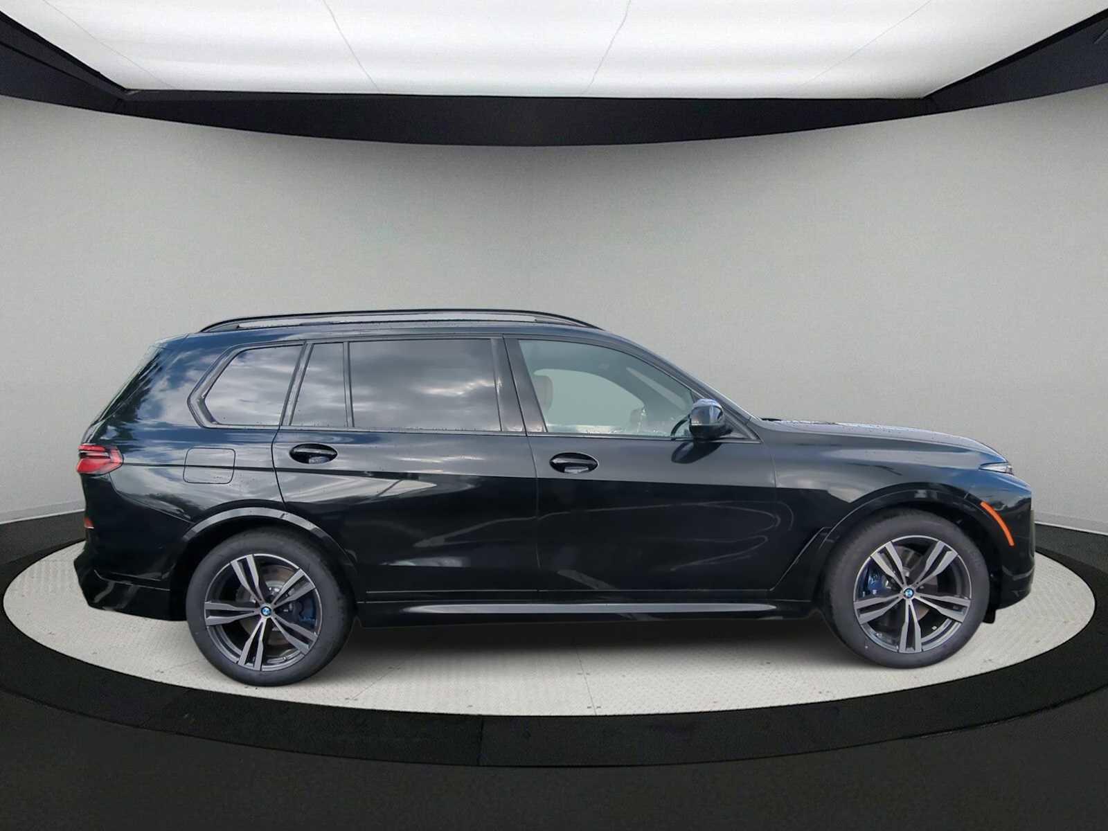 Used 2026 BMW X7 M60i AWD/4WD image 9