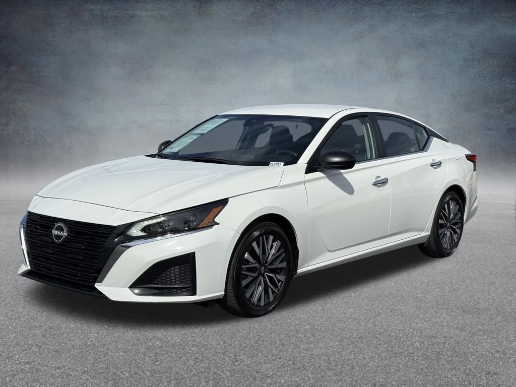 Used 2025 Nissan Altima 2.5 SV FWD image 8