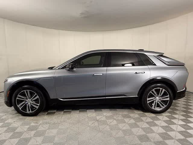 Used 2024 Cadillac Lyriq Luxury RWD image 3