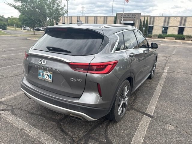 Used 2019 INFINITI QX50 Essential w/ Sensory Package AWD/4WD image 3