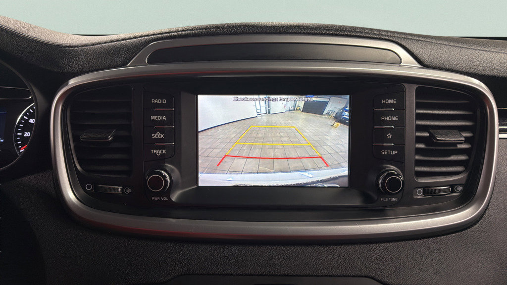 Used 2020 Kia Sorento L FWD image 27