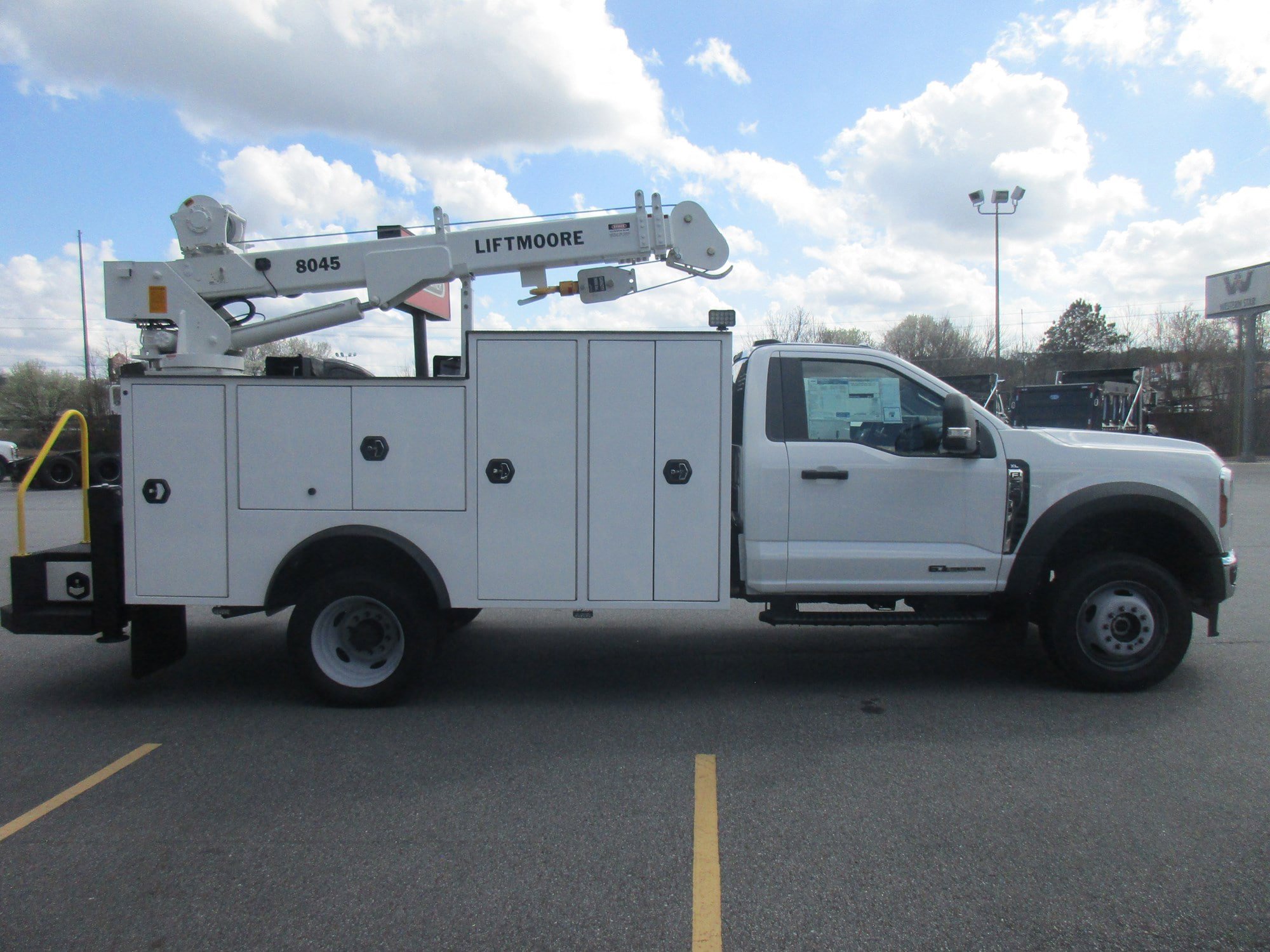 New 2025 Ford F550 4x4 Regular Cab Super Duty image 4