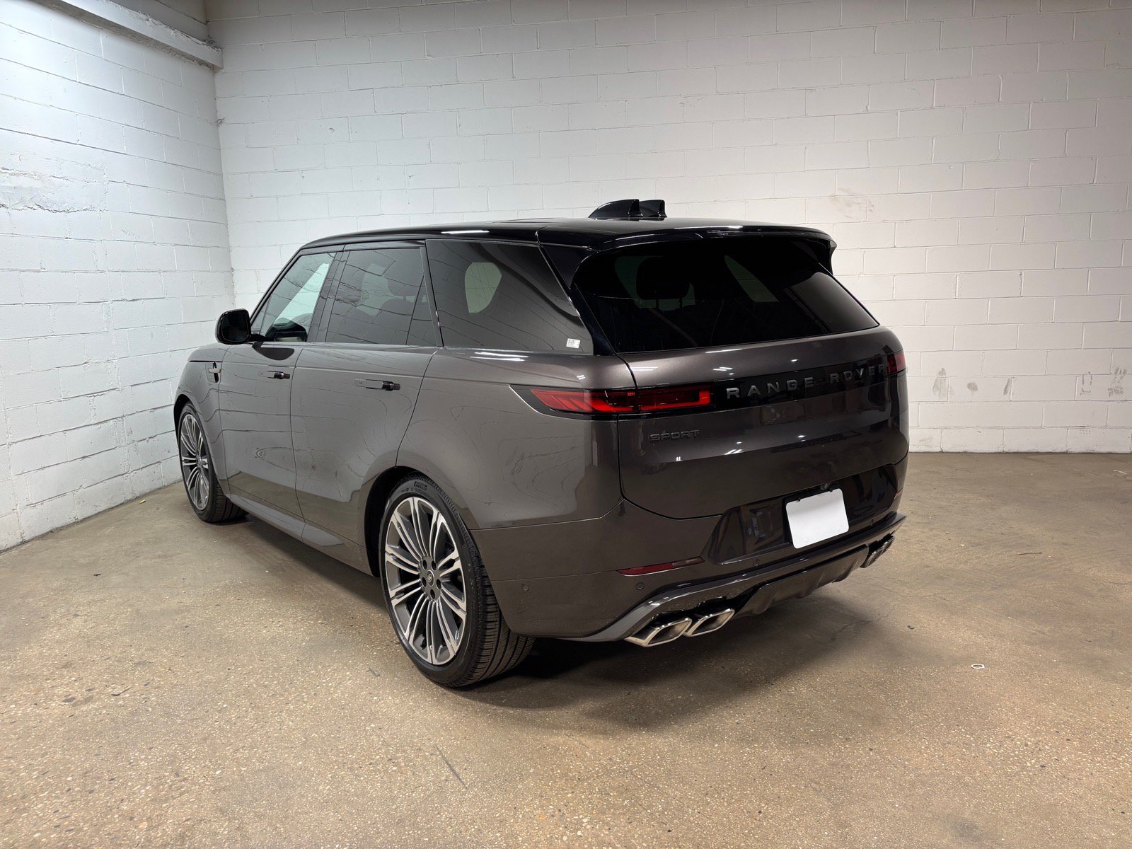 Used 2025 Land Rover Range Rover Sport Dynamic SE AWD/4WD image 9