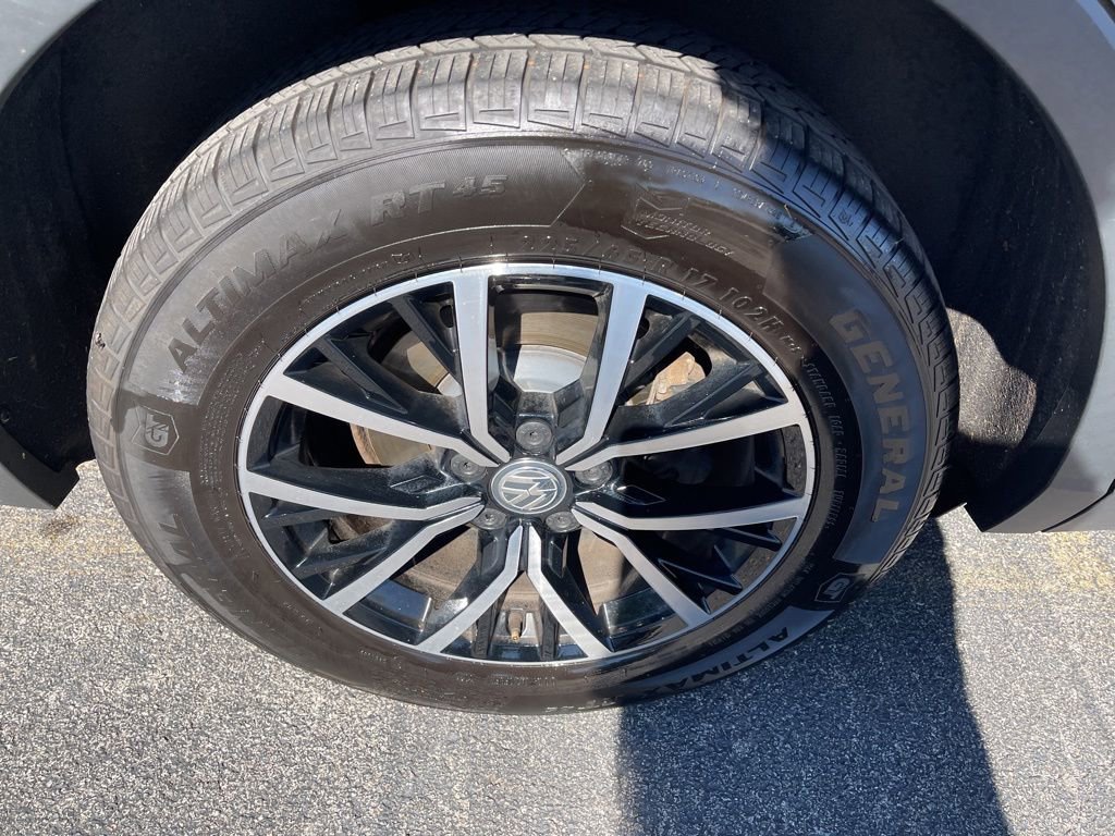 Used 2021 Volkswagen Tiguan SE w/ 3rd Row Seat Package image 20