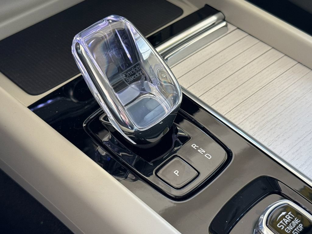 New 2026 Volvo XC60 T8 Ultra w/ Climate Package PRO image 20