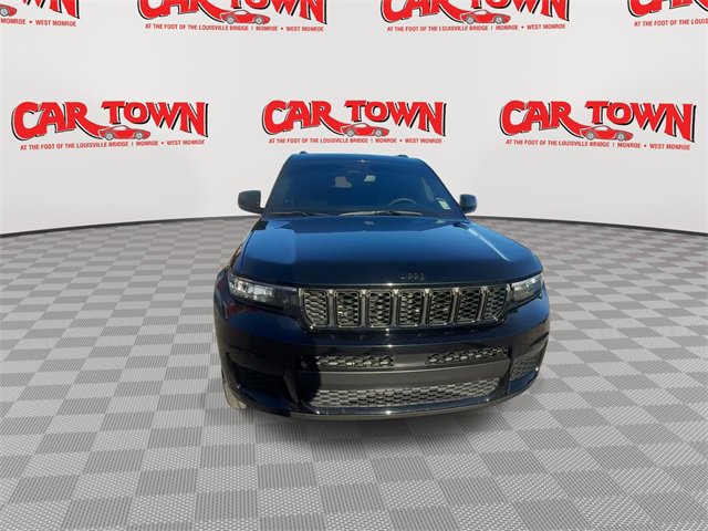 Used 2023 Jeep Grand Cherokee L Laredo image 3