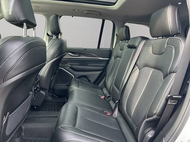Used 2022 Jeep Grand Cherokee Limited 4xe w/ Luxury Tech Group II AWD/4WD image 18