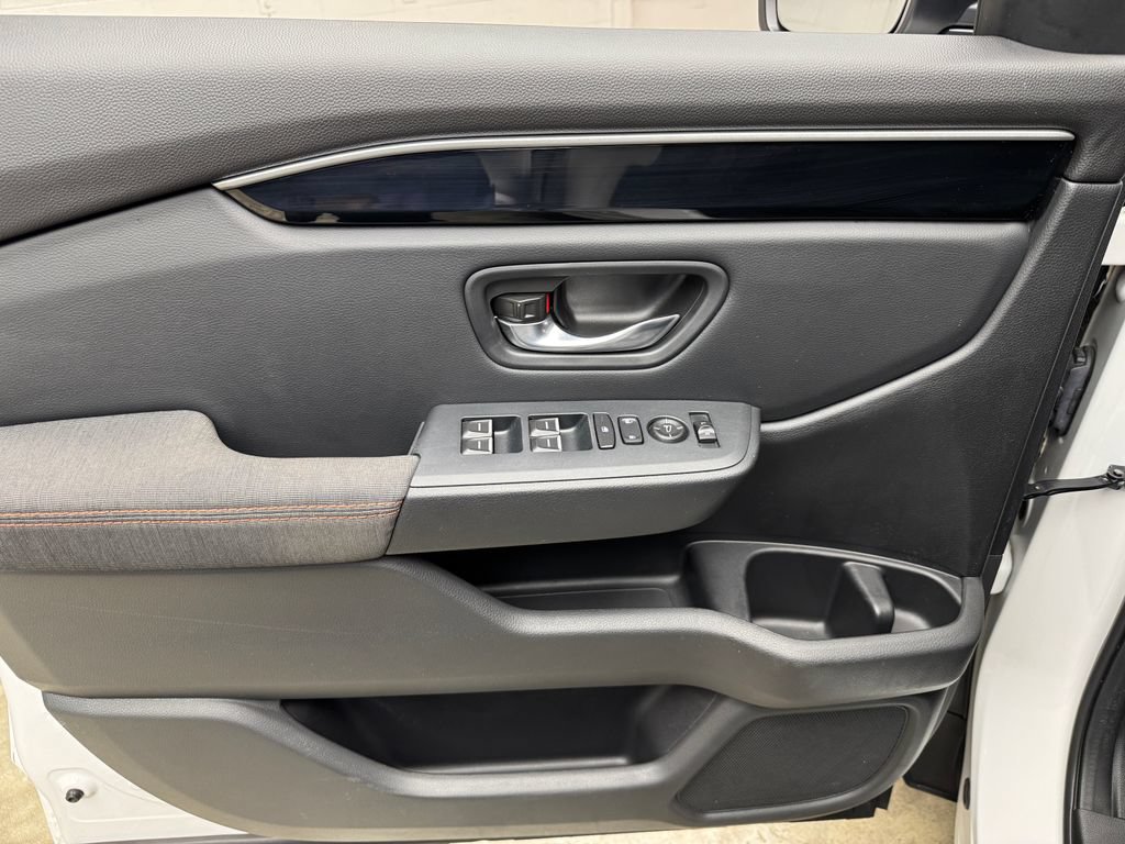 Used 2023 Honda Pilot Sport image 10