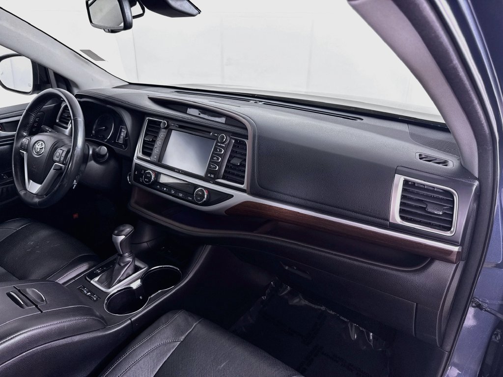 Used 2014 Toyota Highlander Limited Platinum FWD image 37