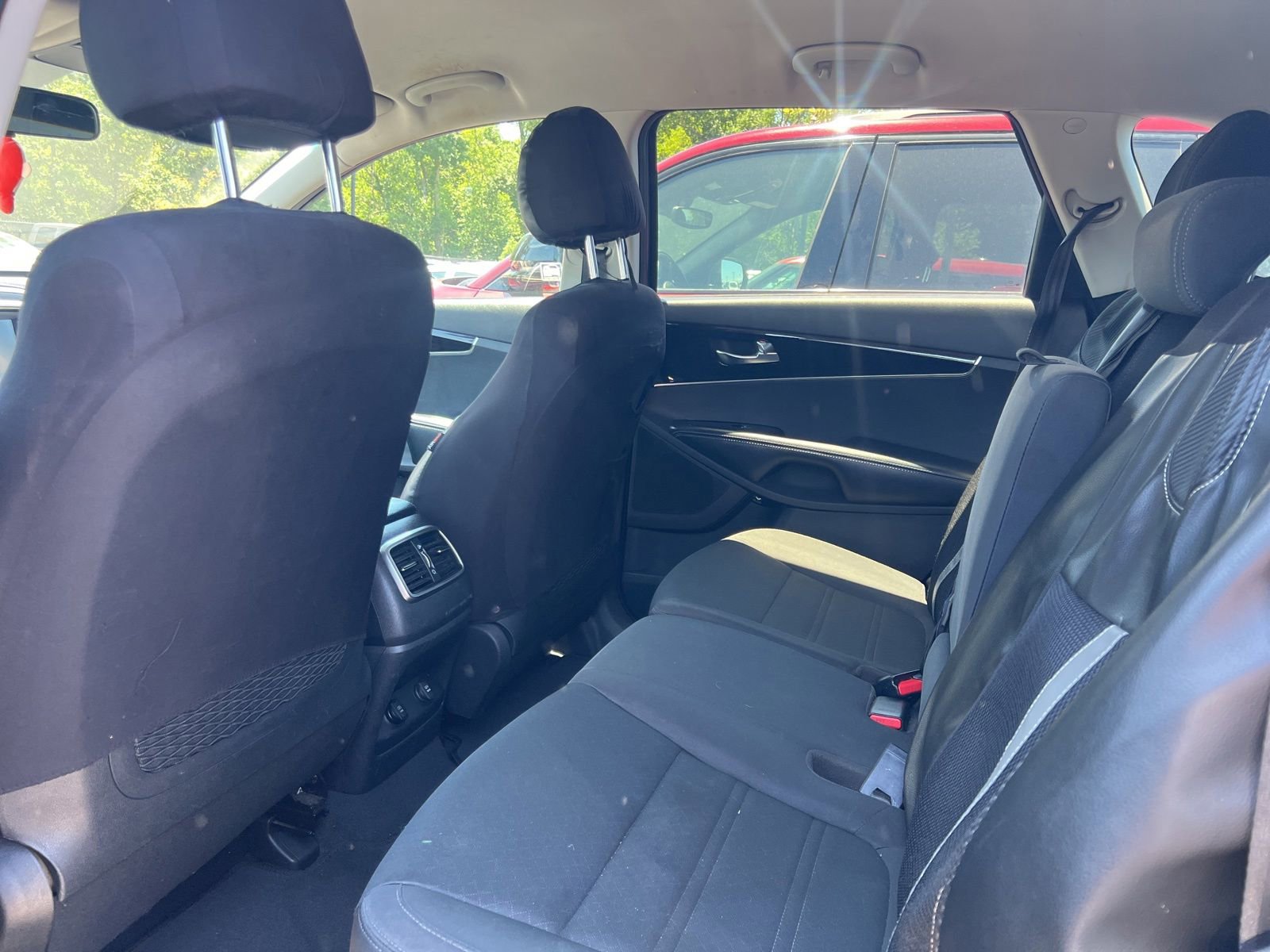 Used 2020 Kia Sorento LX FWD image 8