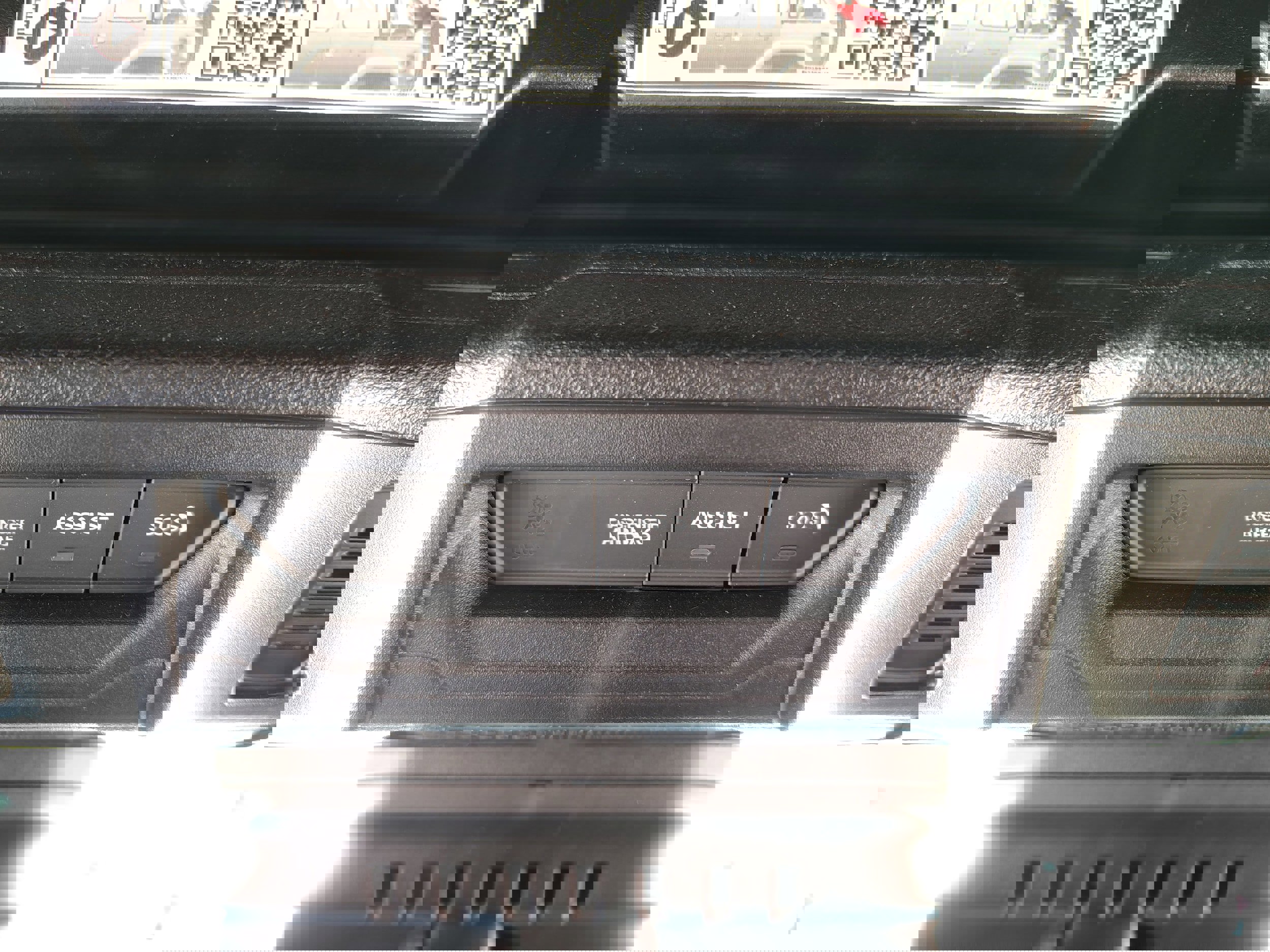 Certified 2024 Jeep Wrangler Sahara w/ Technology Group image 32