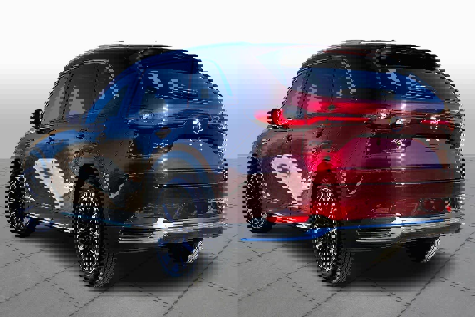 Used 2024 MAZDA CX-90 Plug-In Hybrid w/ Premium Pkg image 12