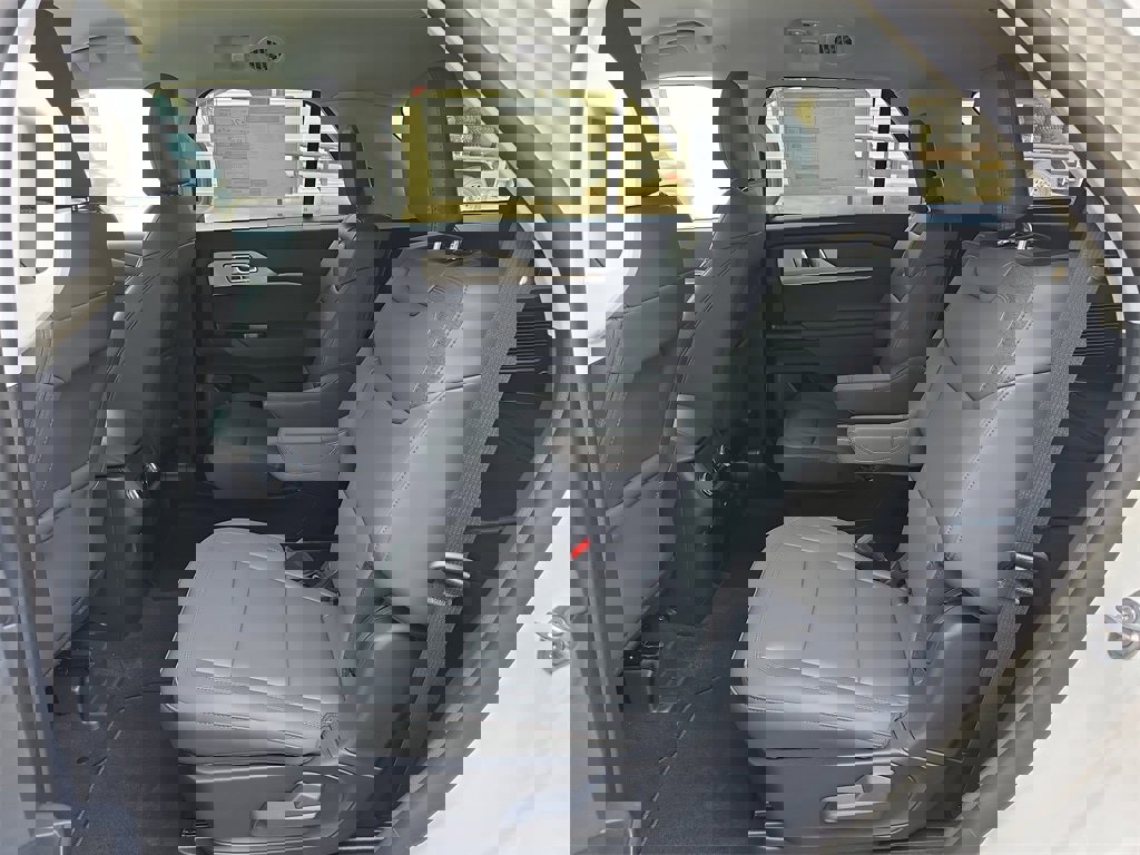 New 2025 Ford Explorer Active w/ Active Comfort Package image 38