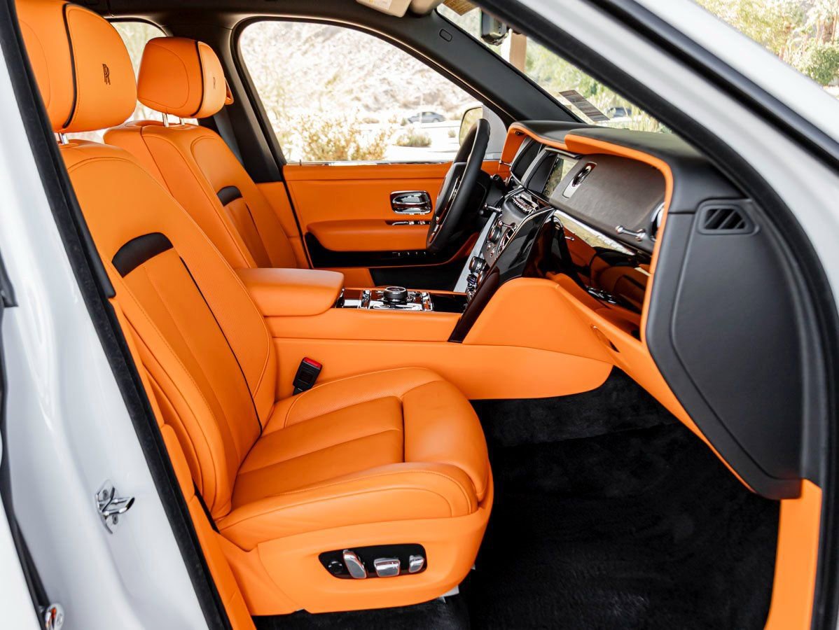 Certified 2023 Rolls-Royce Cullinan Black Badge w/ Dark Exterior Package AWD/4WD image 34
