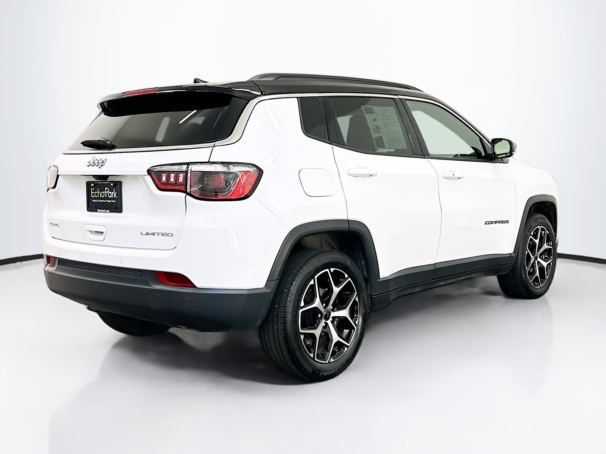 Used 2025 Jeep Compass Limited image 9
