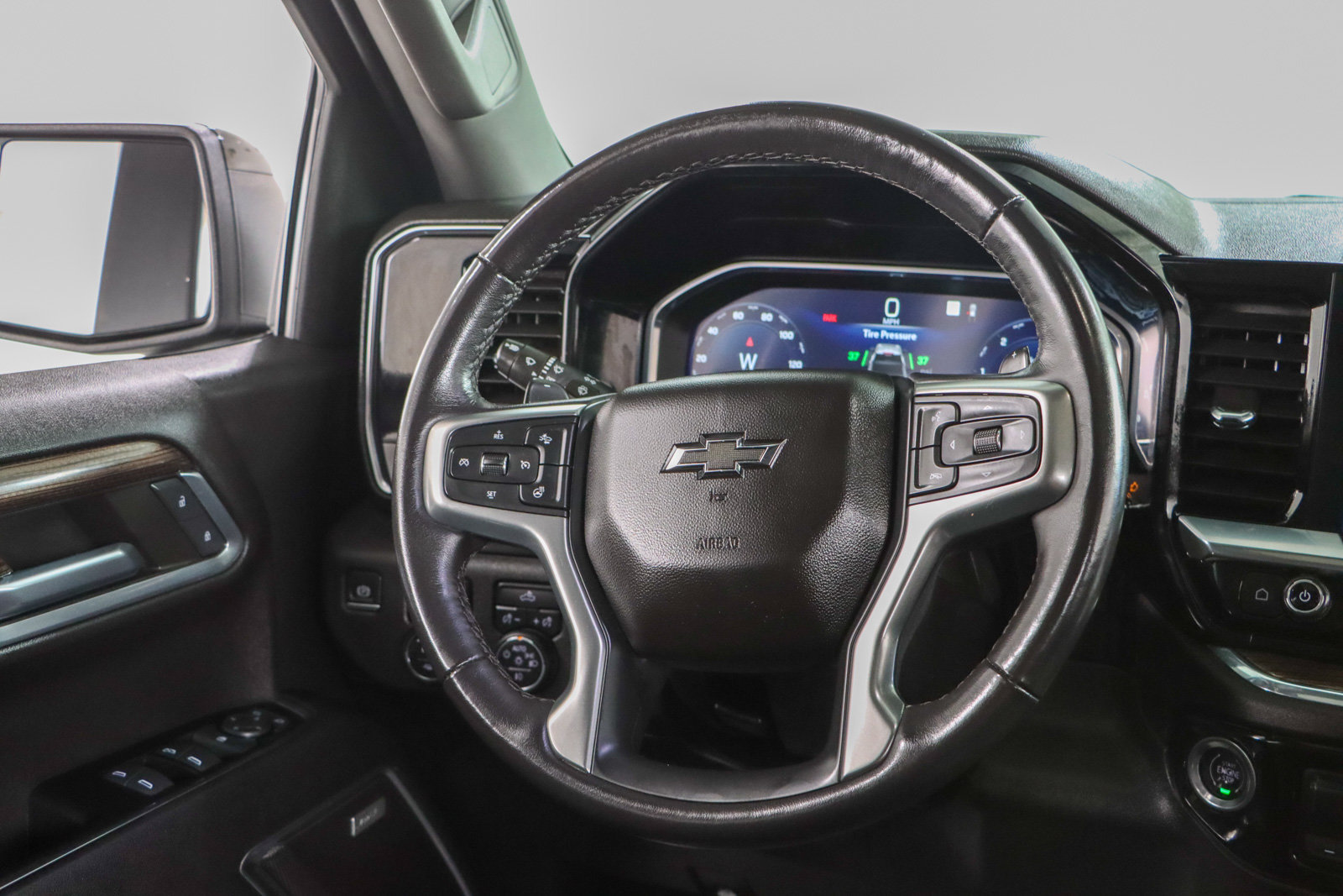 Used 2023 Chevrolet Silverado 1500 RST w/ Redline Edition AWD/4WD image 14