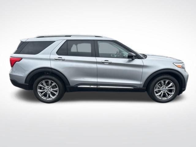 Used 2023 Ford Explorer Limited AWD/4WD image 7