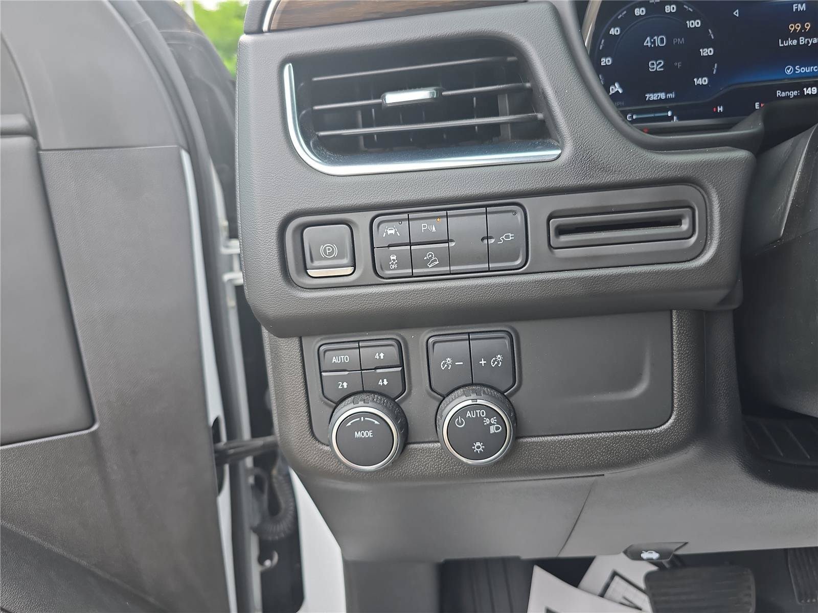 Used 2022 Chevrolet Suburban Premier AWD/4WD image 33