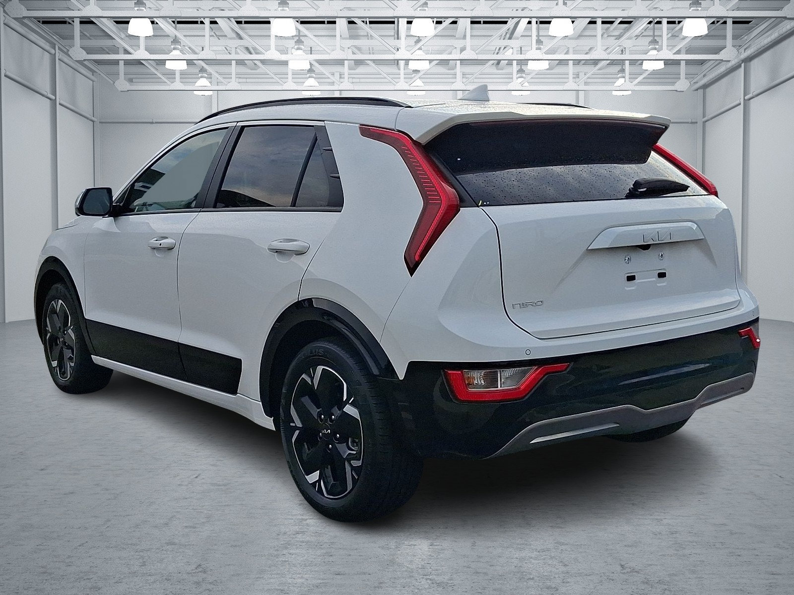 Used 2023 Kia Niro Wind w/ Wind Preserve Package FWD image 4