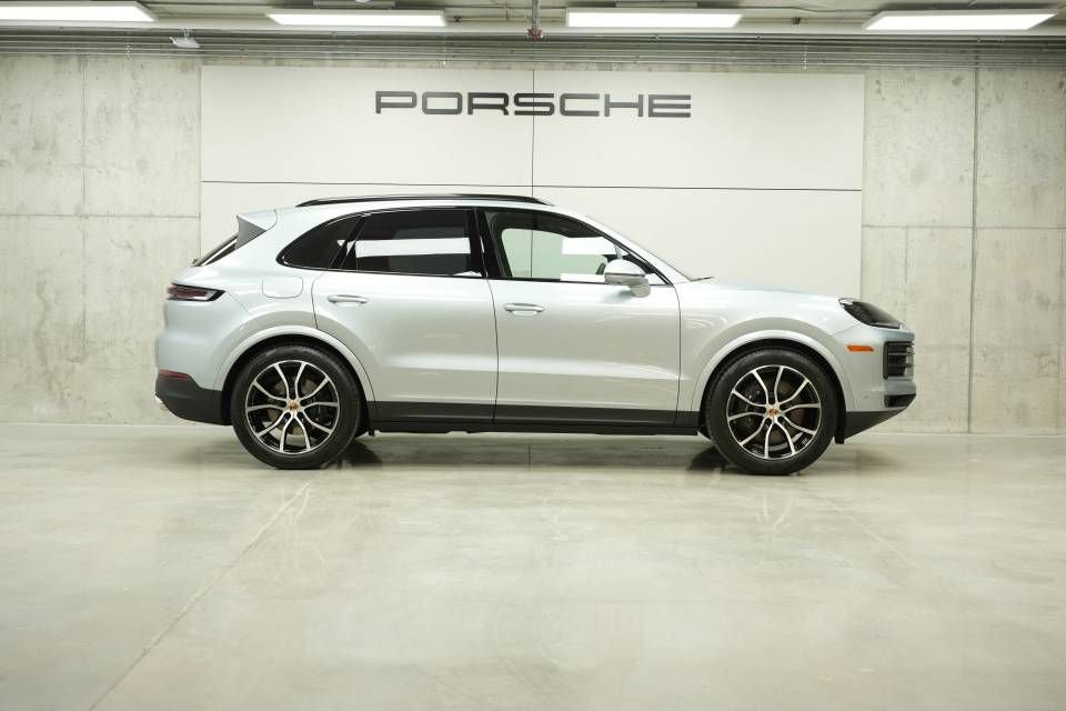 New 2026 Porsche Cayenne image 8