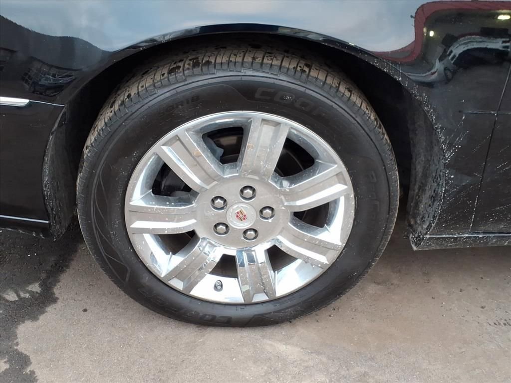 Used 2010 Cadillac DTS Platinum FWD image 9