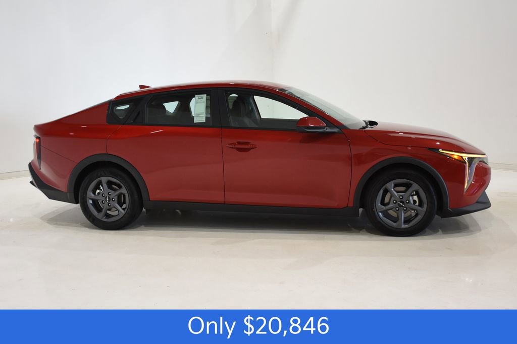 New 2025 Kia K4 LXS image 3