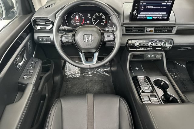 Used 2025 Honda Pilot Touring image 16