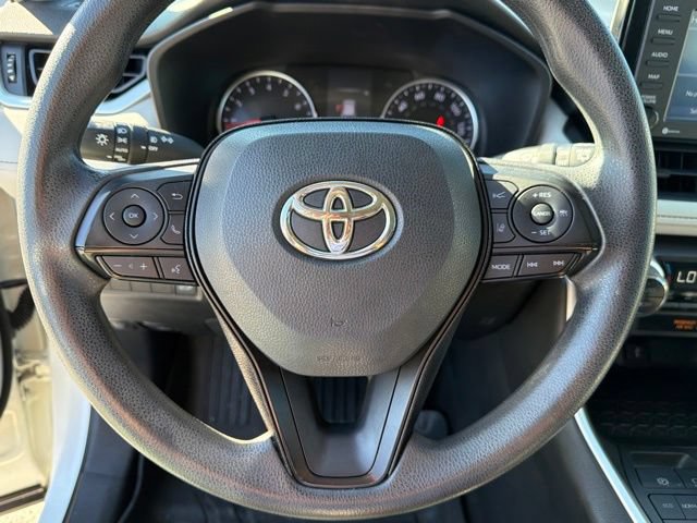 Used 2020 Toyota RAV4 XLE w/ Convenience Package FWD image 31