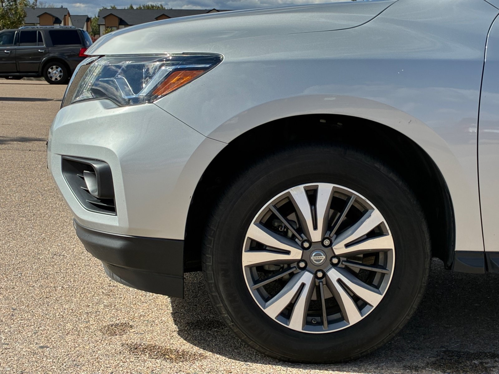Used 2018 Nissan Pathfinder SL AWD/4WD image 9