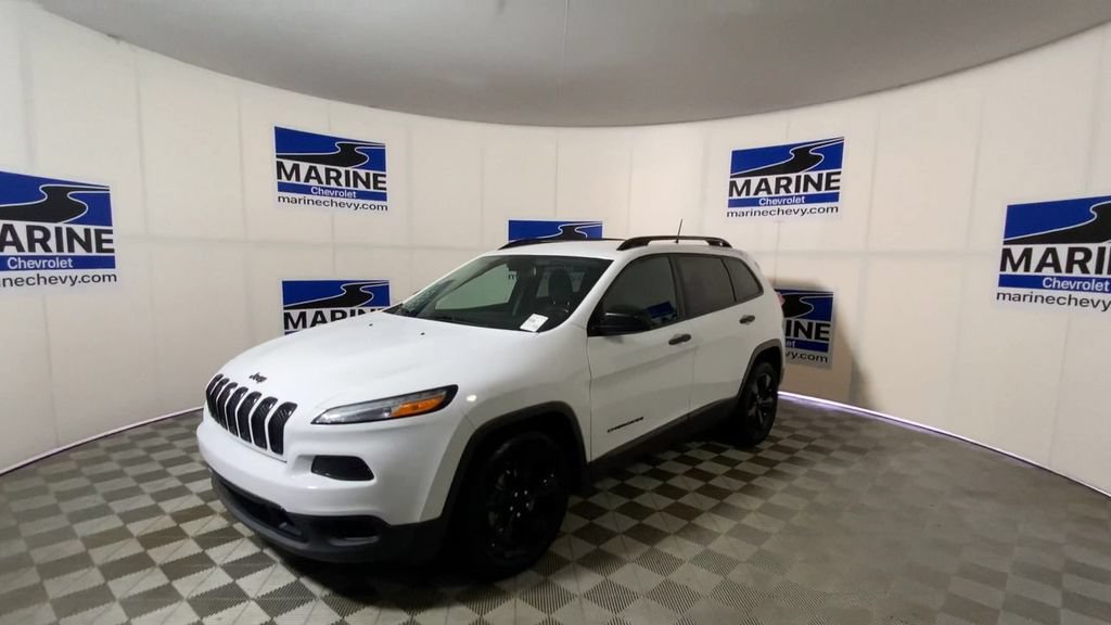 Used 2017 Jeep Cherokee Sport FWD image 6