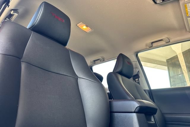 Used 2021 Toyota 4Runner Venture AWD/4WD image 17