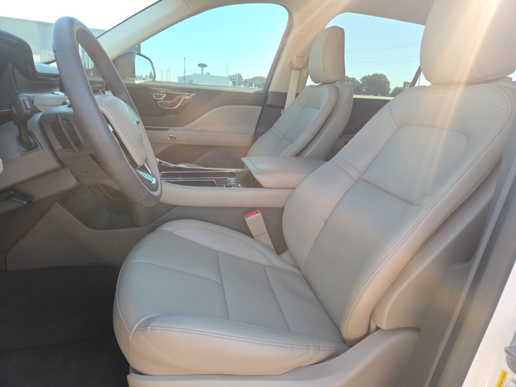 Used 2024 Lincoln Aviator 2WD w/ Premium Package image 29