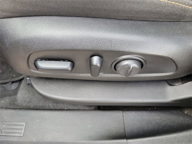 Used 2018 Chevrolet Equinox LT image 11