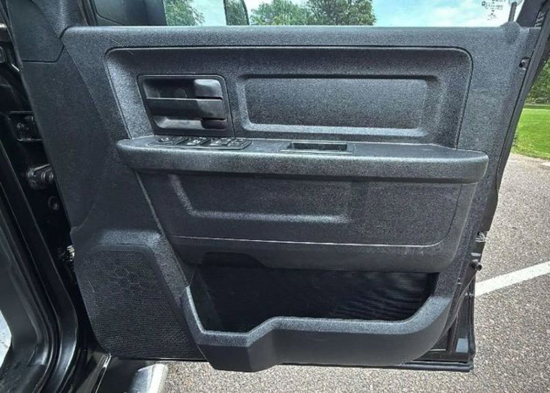 Used 2017 RAM 1500 Express image 18