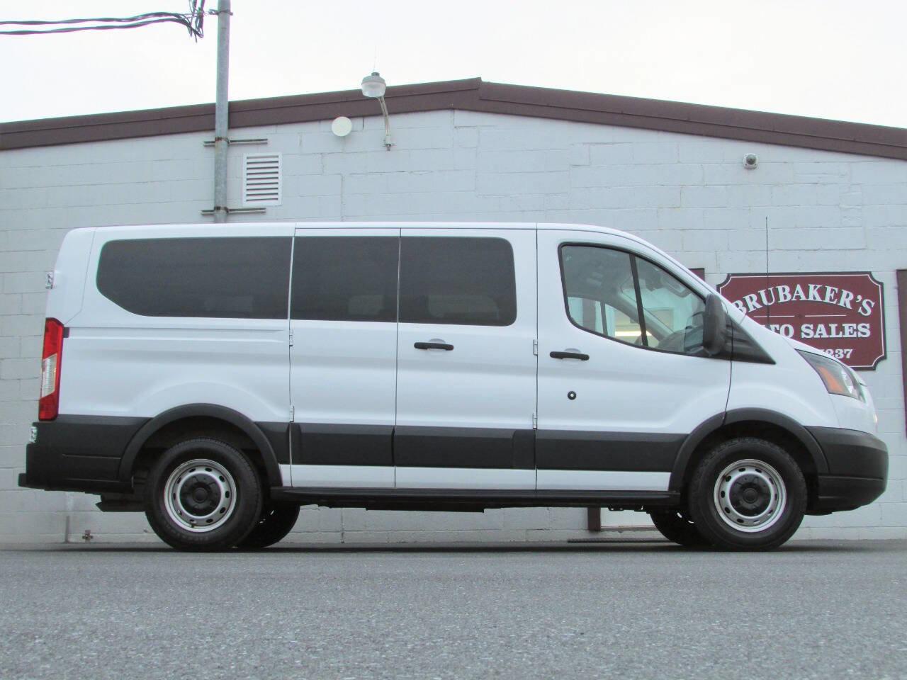 Used 2016 Ford Transit 150 XL image 8