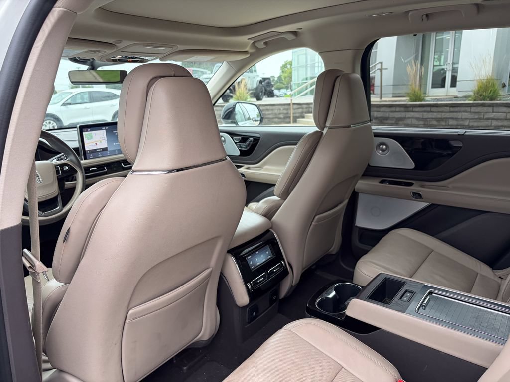 Used 2020 Lincoln Aviator Reserve w/ Equipment Group 202A AWD/4WD image 13
