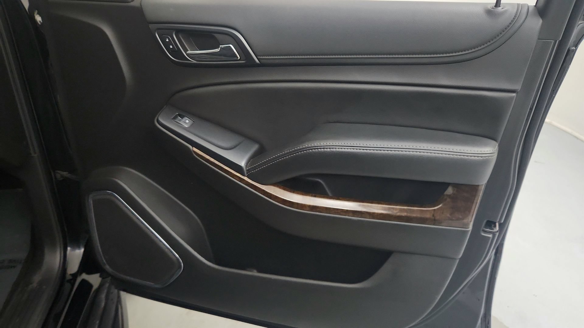 Used 2019 Chevrolet Tahoe LS AWD/4WD image 26