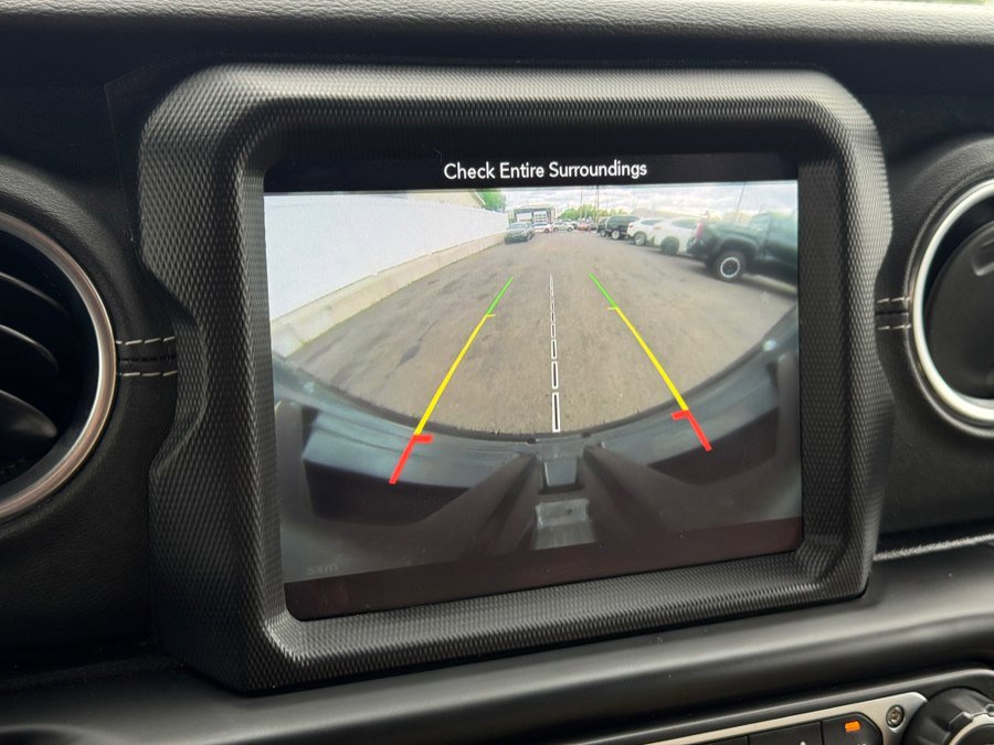 Used 2018 Jeep Wrangler Unlimited Sahara AWD/4WD image 62
