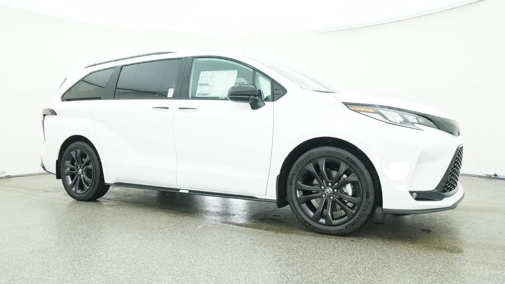 New 2026 Toyota Sienna XSE FWD image 11