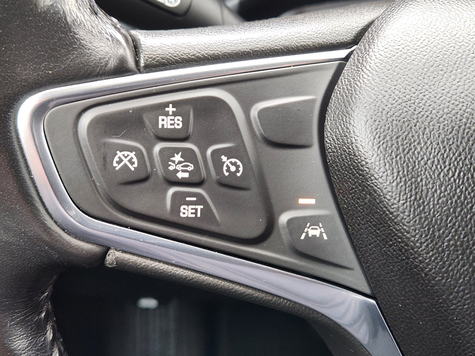 Used 2019 Chevrolet Equinox LT w/ Driver Convenience Package FWD image 21