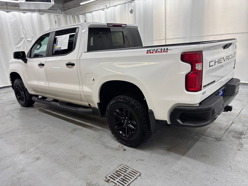 Used 2020 Chevrolet Silverado 1500 LT Trail Boss image 3