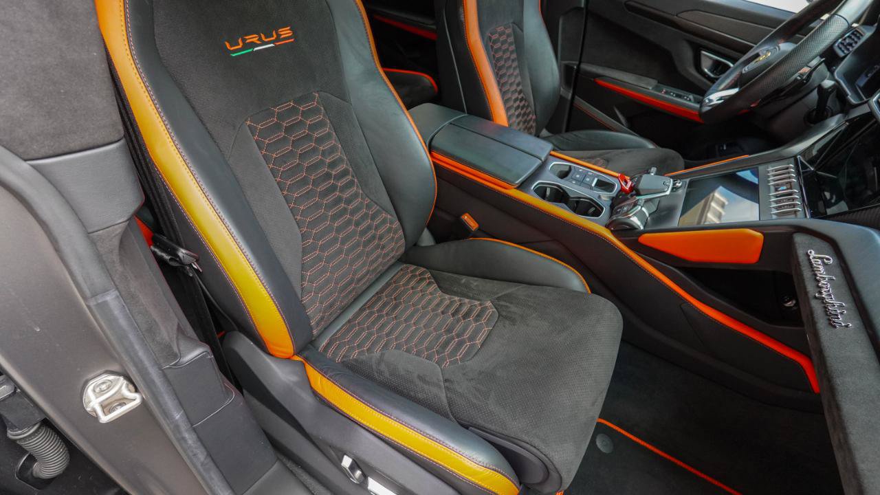 Used 2022 Lamborghini Urus AWD/4WD image 9
