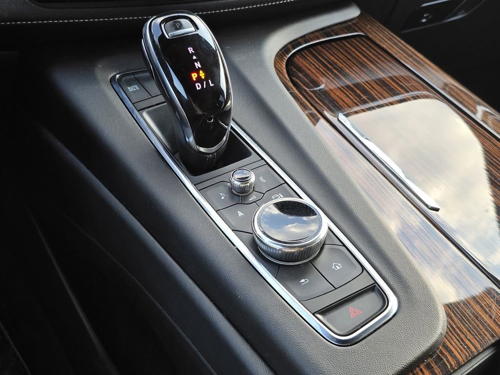 Used 2022 Cadillac Escalade ESV Premium Luxury image 36