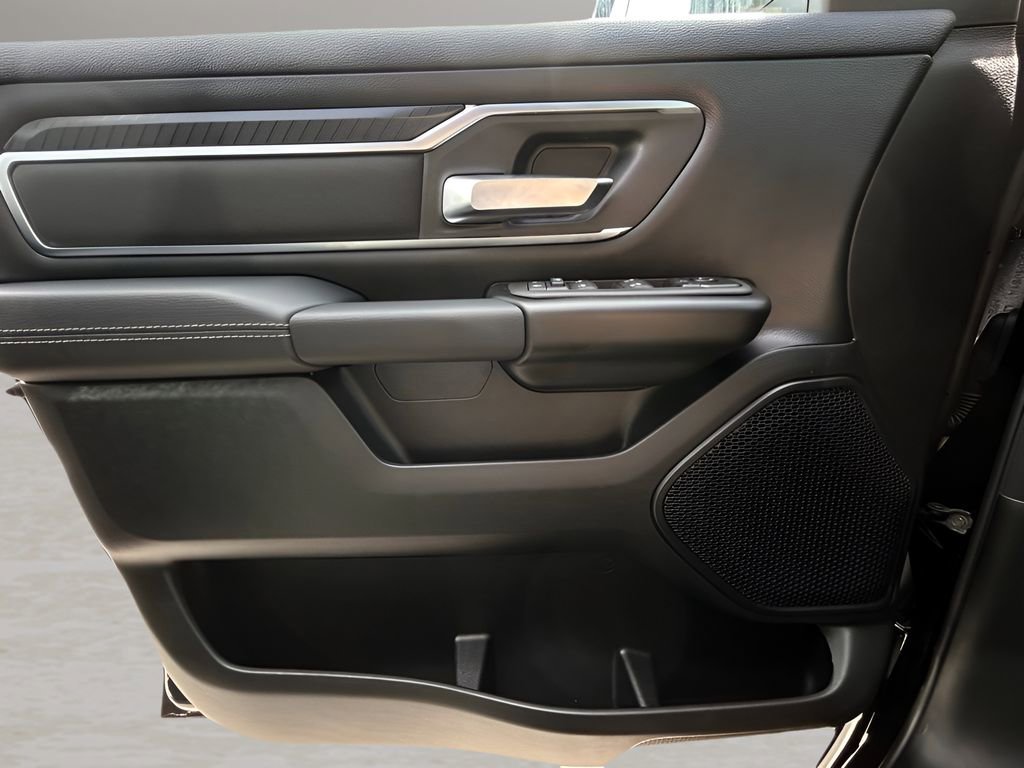 New 2026 RAM 1500 4x4 Crew Cab image 27
