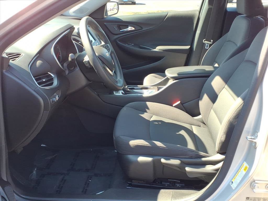 Used 2017 Chevrolet Malibu LS FWD image 19