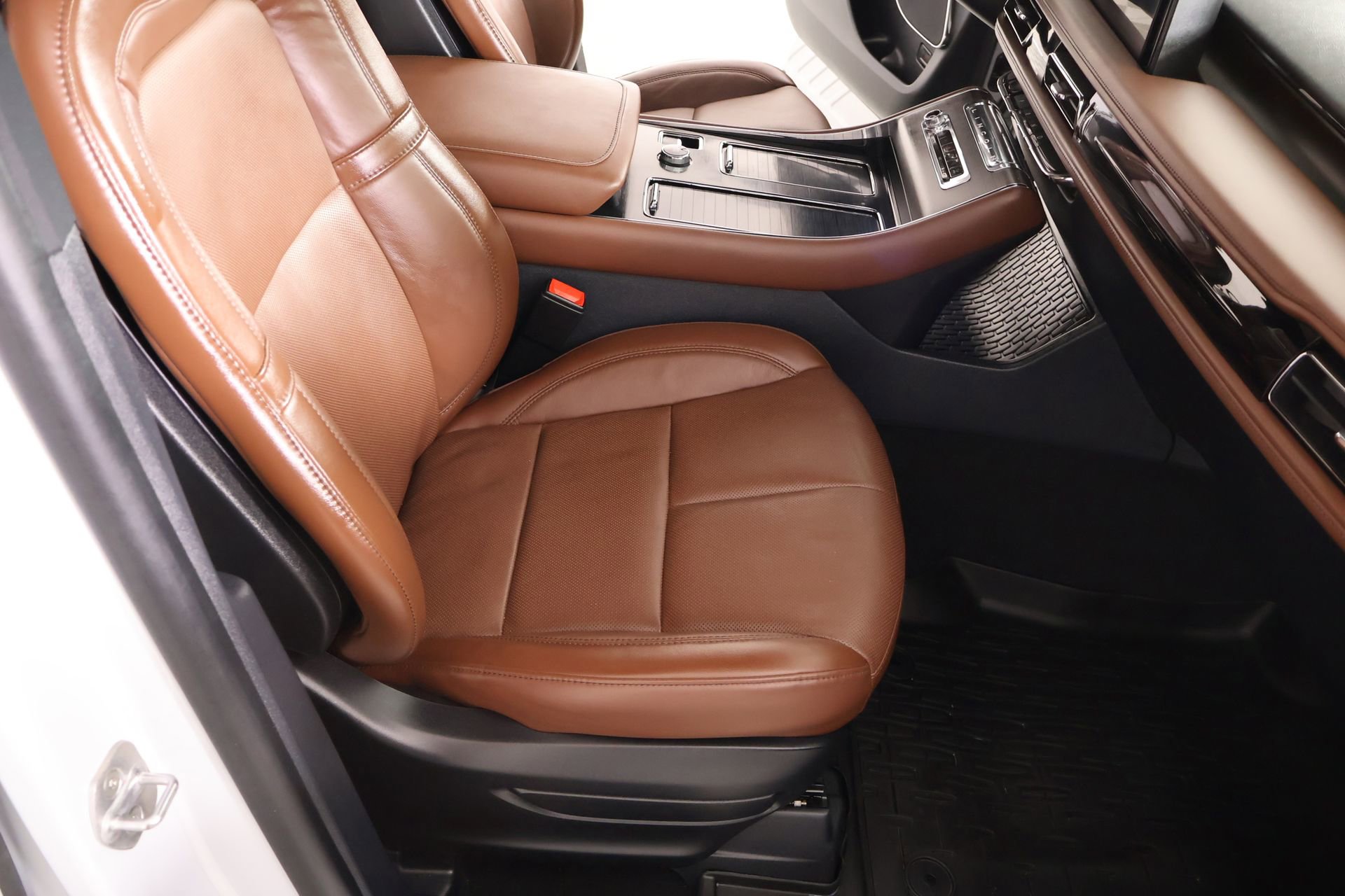 Used 2025 Lincoln Aviator Reserve w/ Jet Appearance Package AWD/4WD image 15