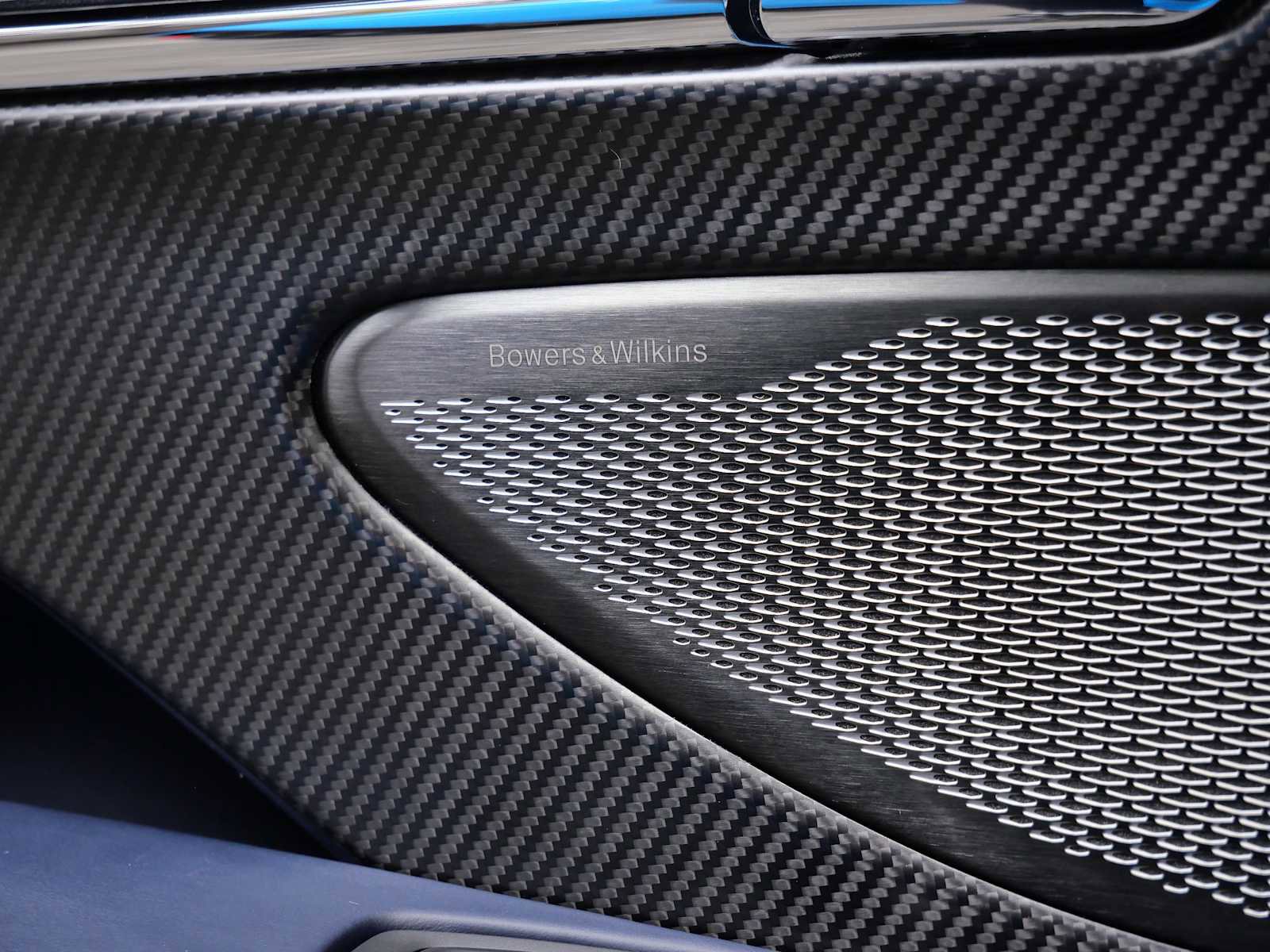 Used 2024 Aston Martin DB12 Coupe image 32