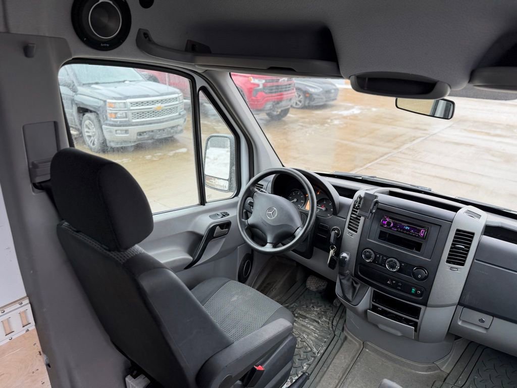 Used 2011 Mercedes-Benz Sprinter 2500 image 14